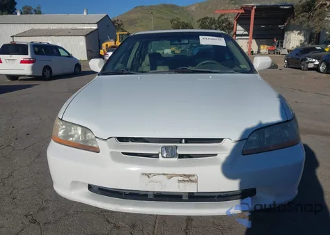 2000 Honda Accord 3.0 Ex из США, поврежденный, VIN 1HGCG1658YA066241